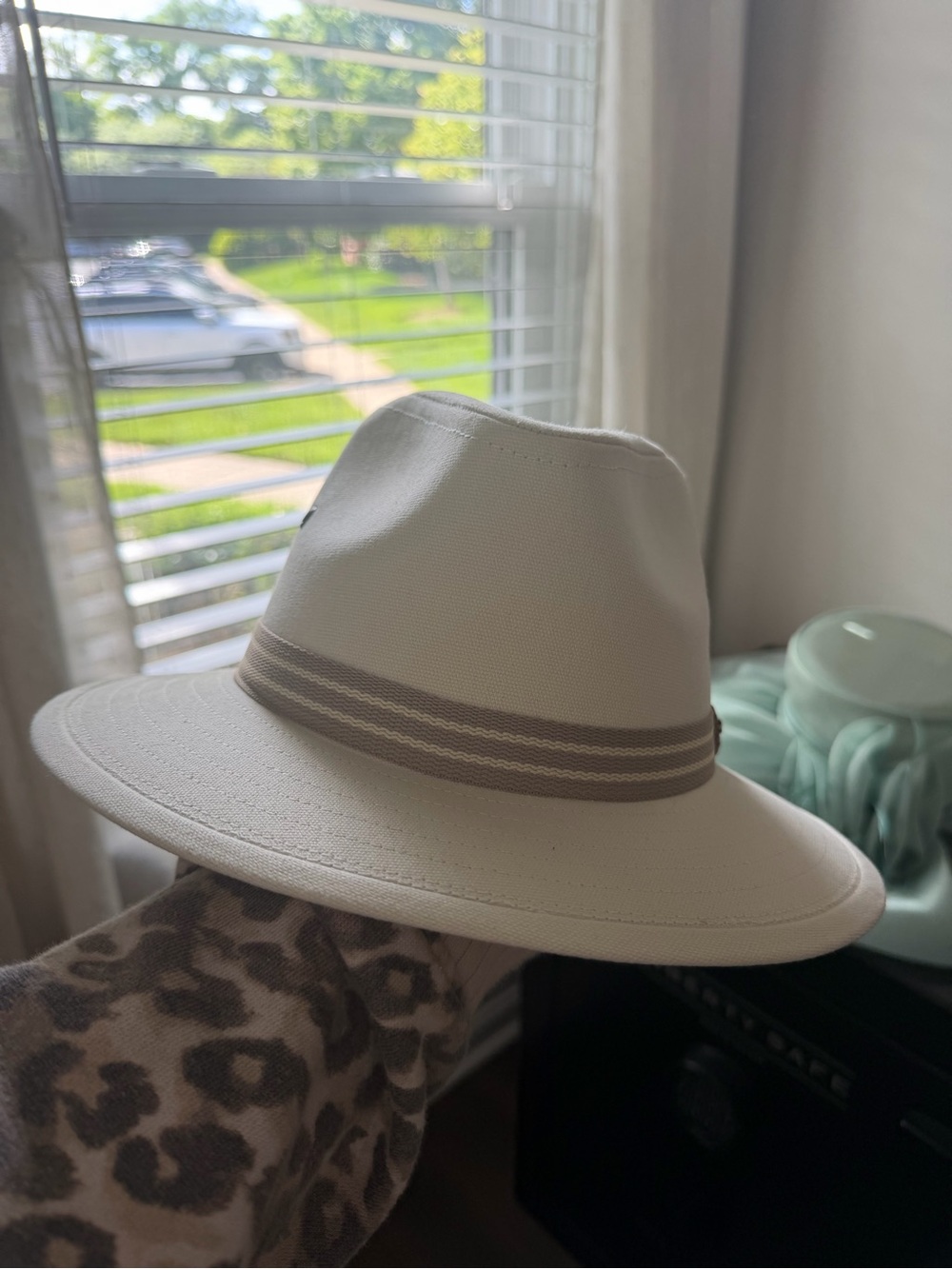 Cream Wide-Brim Fedora with Tan Stripe Detail